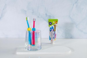 展现炫白笑容，Denti莎卡让孩子笑容更自信